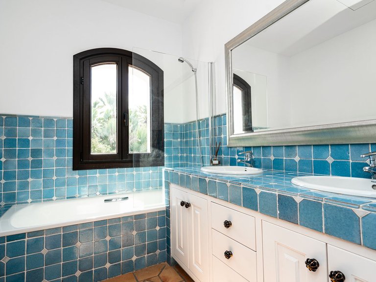 Villa for Sale in Guadalmina Baja, Malaga 32