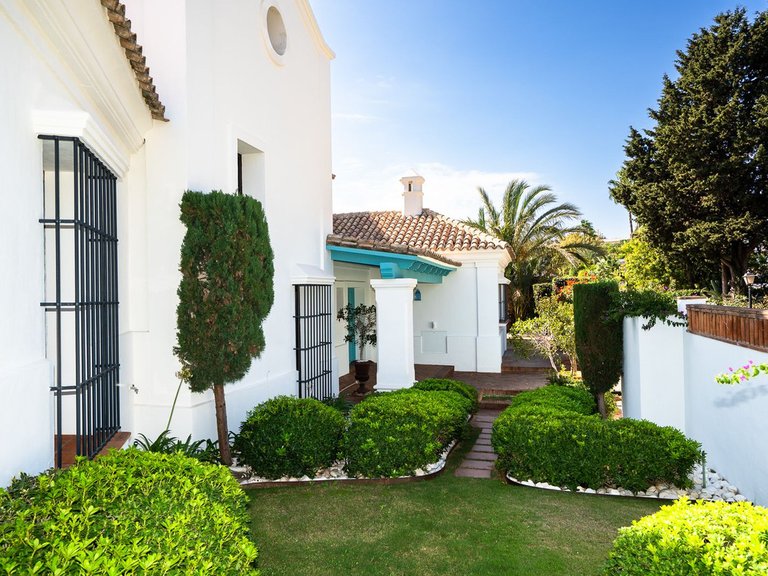 Villa for Sale in Guadalmina Baja, Malaga 4