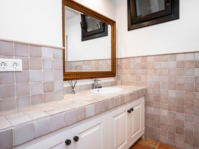 Villa for Sale in Guadalmina Baja, Malaga 42