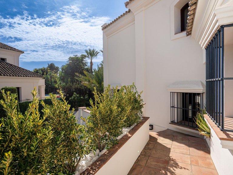 Villa for Sale in Guadalmina Baja, Malaga 44