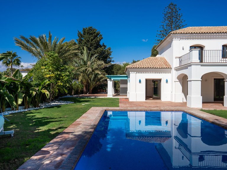 Villa for Sale in Guadalmina Baja, Malaga 52
