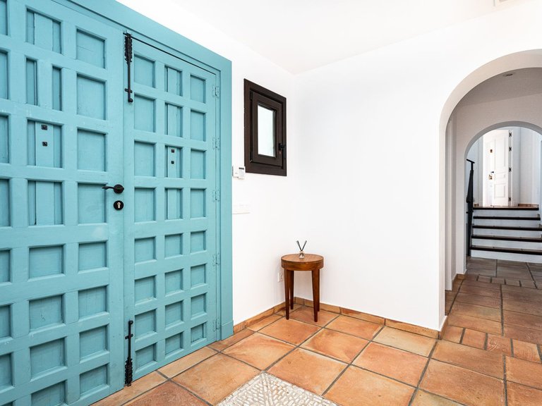 Villa for Sale in Guadalmina Baja, Malaga 8