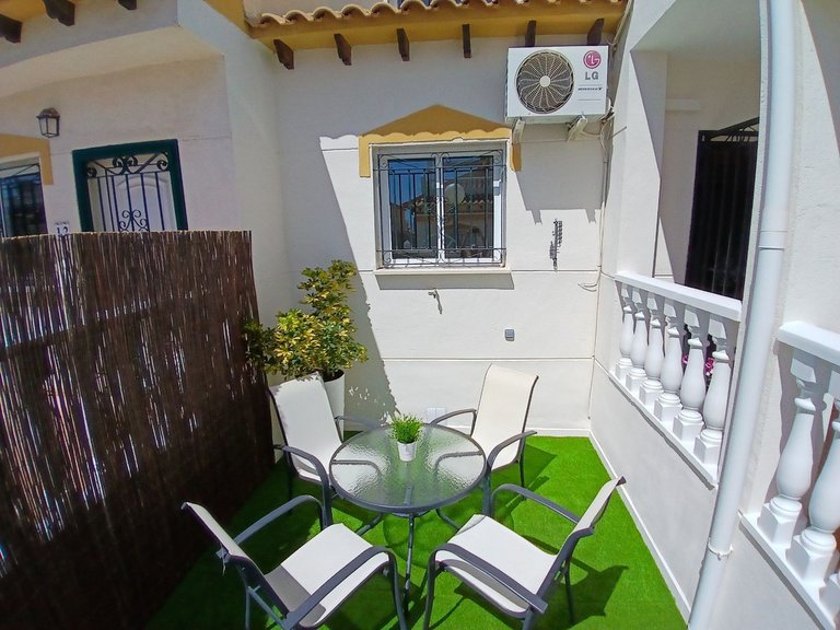 Villa for Sale in Punta Prima, Alicante 30