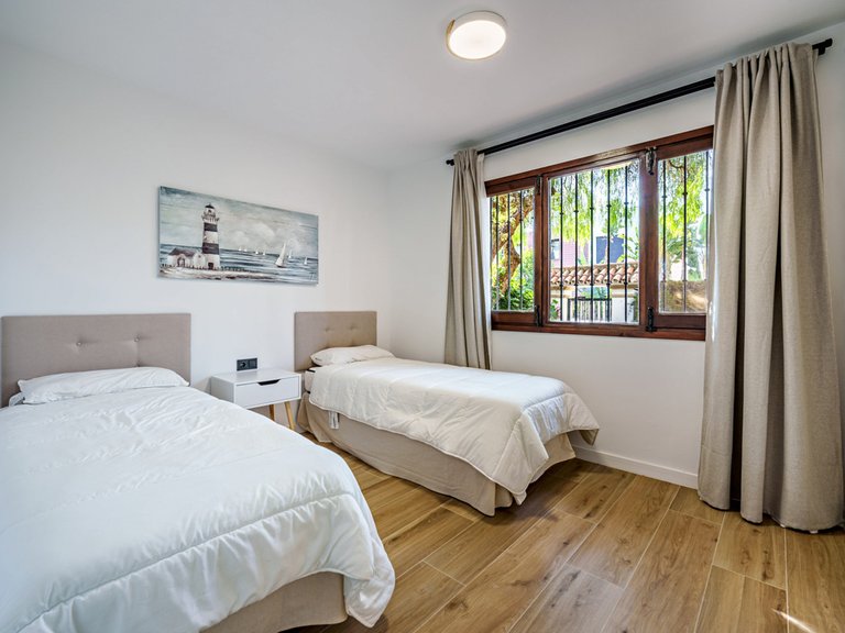 Apartment for Sale in Sierra Blanca, Malaga 12