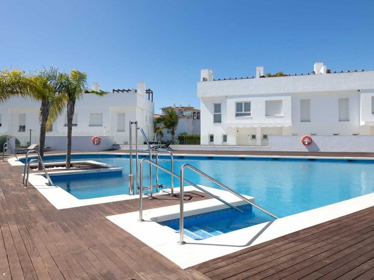 Villa for Sale in Calahonda, Malaga 1