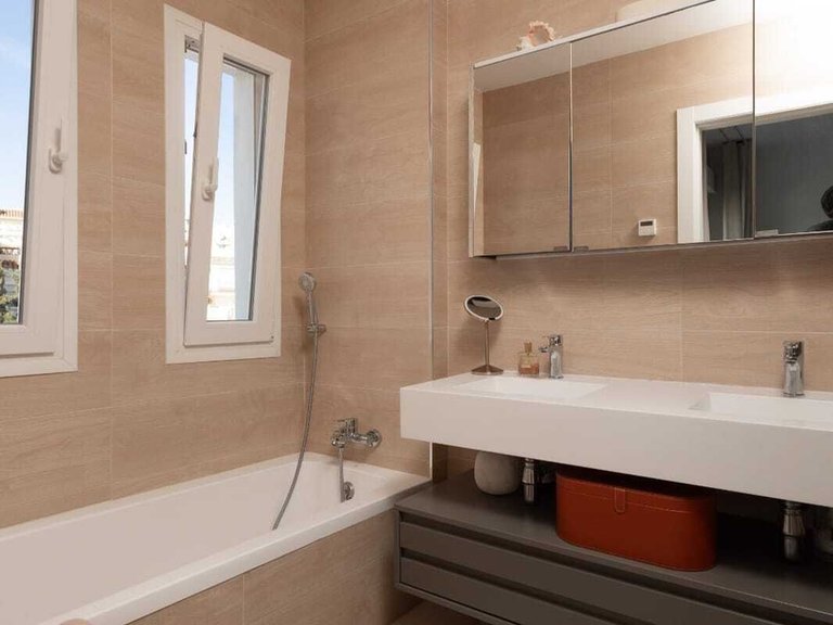 Villa for Sale in Calahonda, Malaga 16