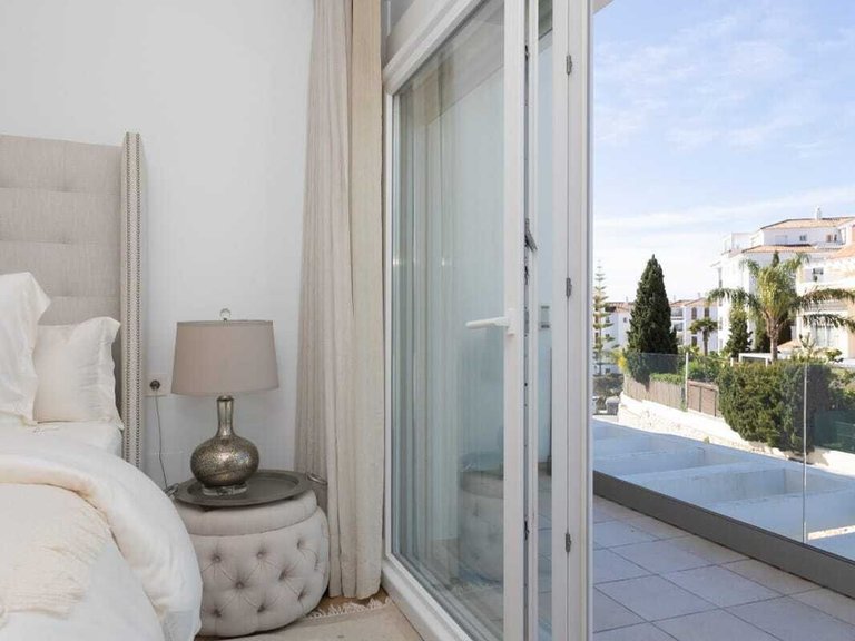 Villa for Sale in Calahonda, Malaga 7