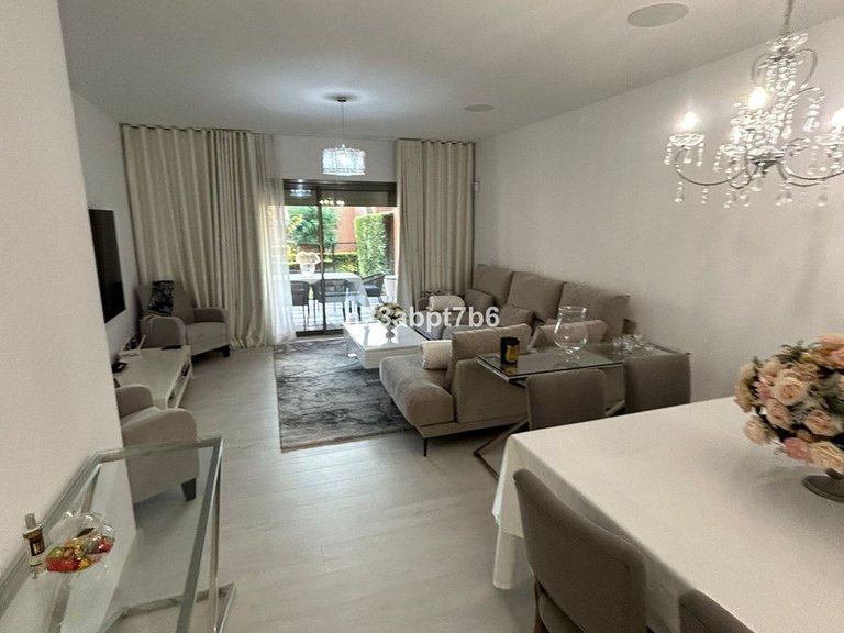 Apartment for Sale in Atalaya, Malaga 10
