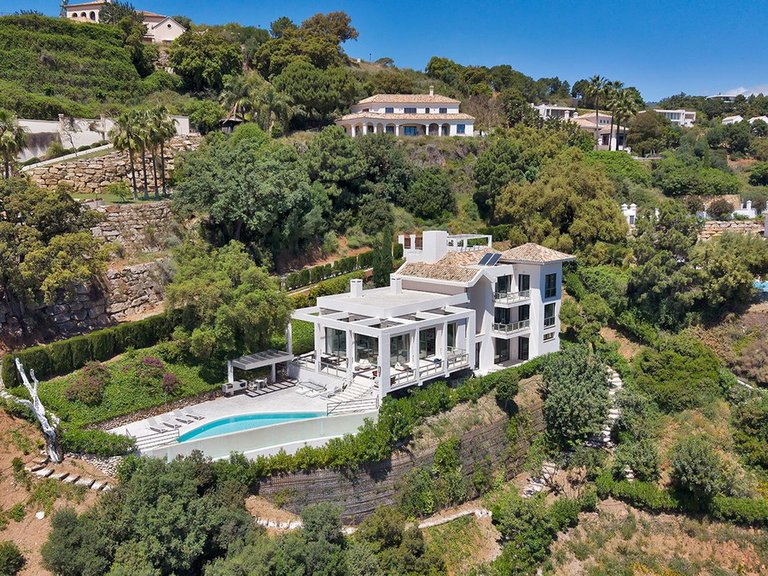 Villa for Sale in Benahavís, Malaga 1