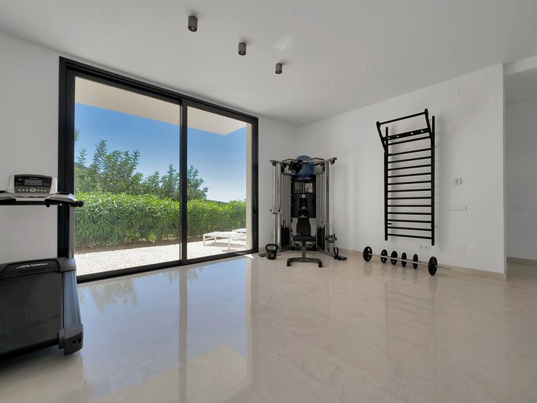 Villa for Sale in Benahavís, Malaga 11