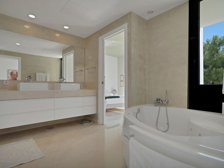 Villa for Sale in Benahavís, Malaga 18