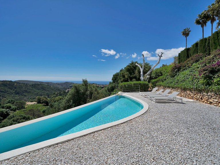 Villa for Sale in Benahavís, Malaga 2