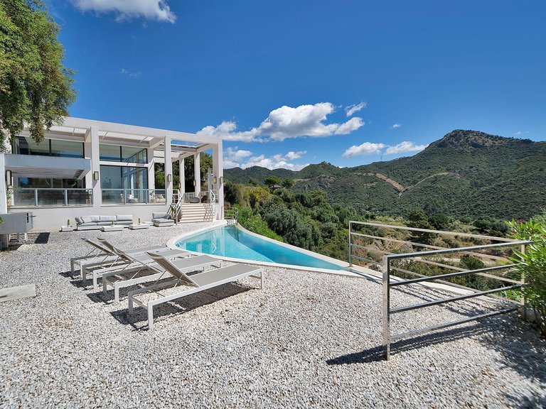 Villa for Sale in Benahavís, Malaga 25