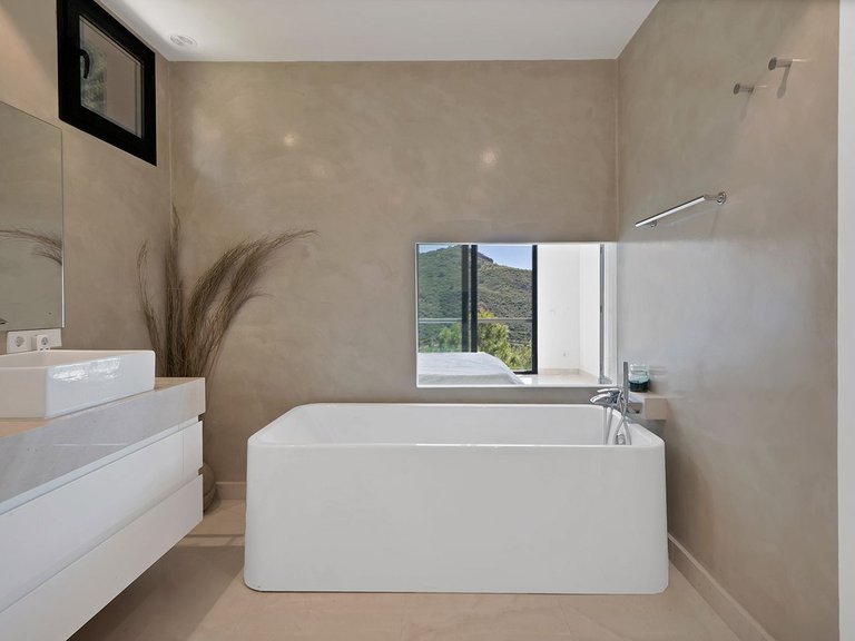 Villa for Sale in Benahavís, Malaga 31