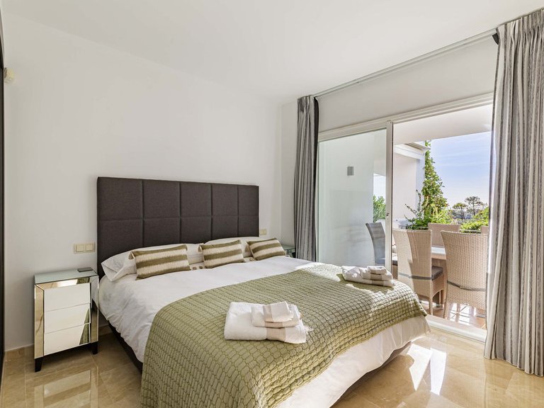 Apartment for Sale in La Quinta, Malaga 10