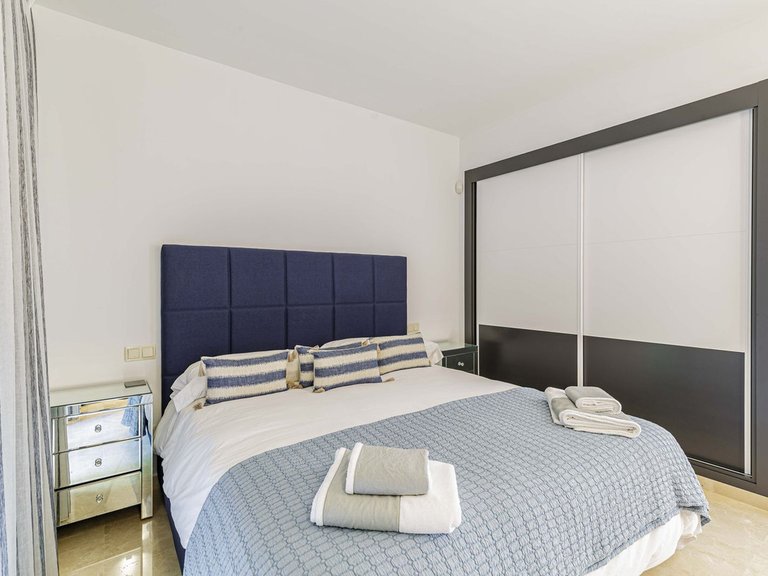 Apartment for Sale in La Quinta, Malaga 11