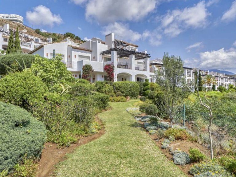 Apartment for Sale in La Quinta, Malaga 16