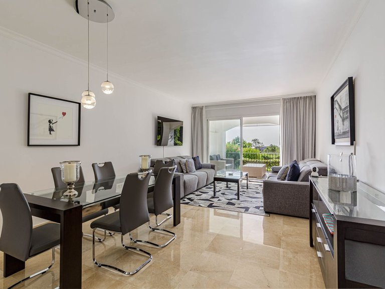 Apartment for Sale in La Quinta, Malaga 5