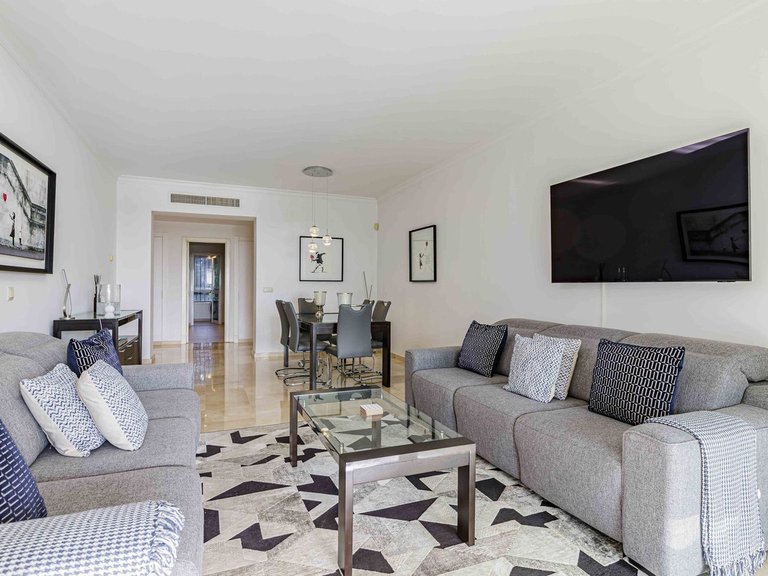 Apartment for Sale in La Quinta, Malaga 6