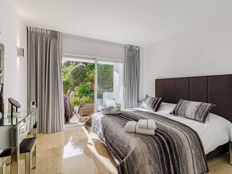 Apartment for Sale in La Quinta, Malaga 7