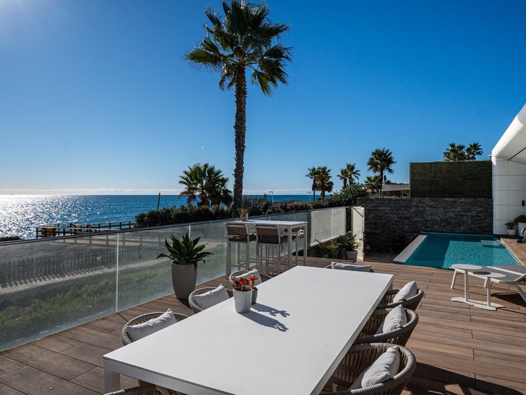 Villa for Sale in Estepona, Malaga 1