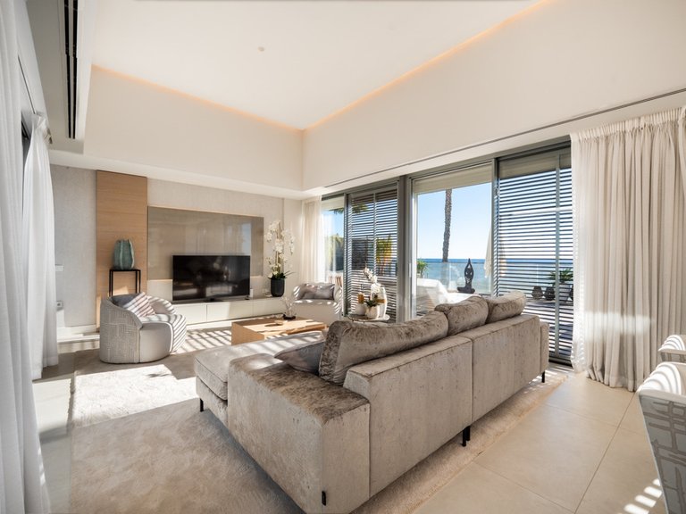 Villa for Sale in Estepona, Malaga 2