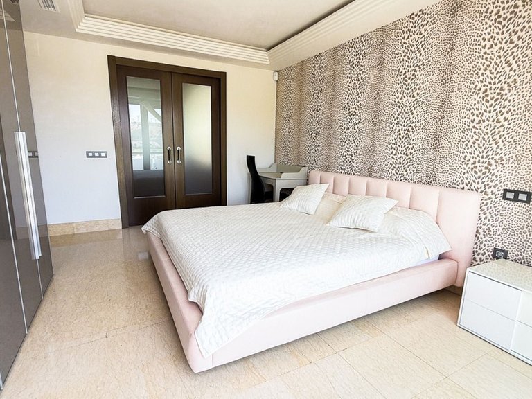 Apartment for Sale in Atalaya, Malaga 7