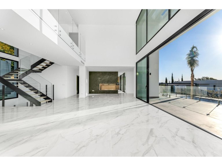 Villa for Sale in Benahavís, Malaga 11