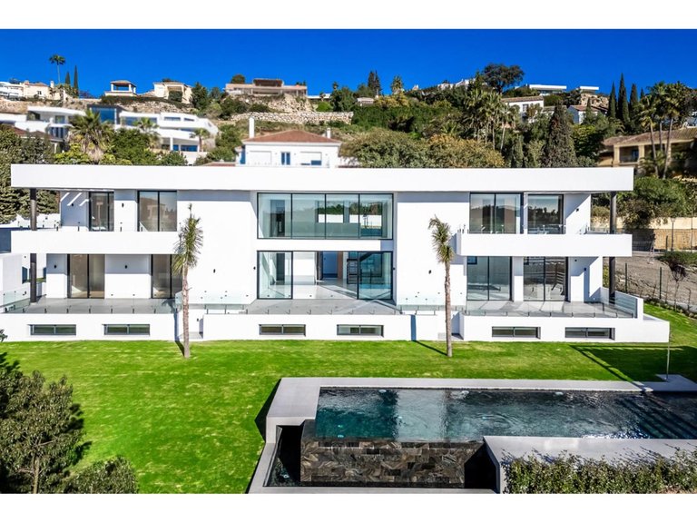 Villa for Sale in Benahavís, Malaga 16