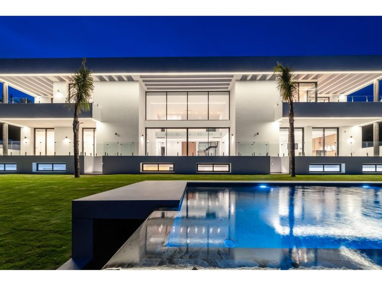Villa for Sale in Benahavís, Malaga 25