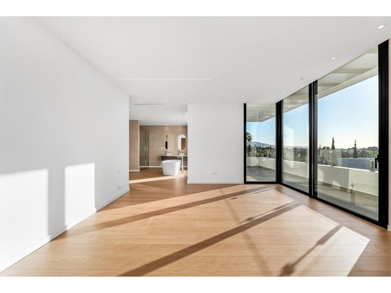 Villa for Sale in Benahavís, Malaga 8