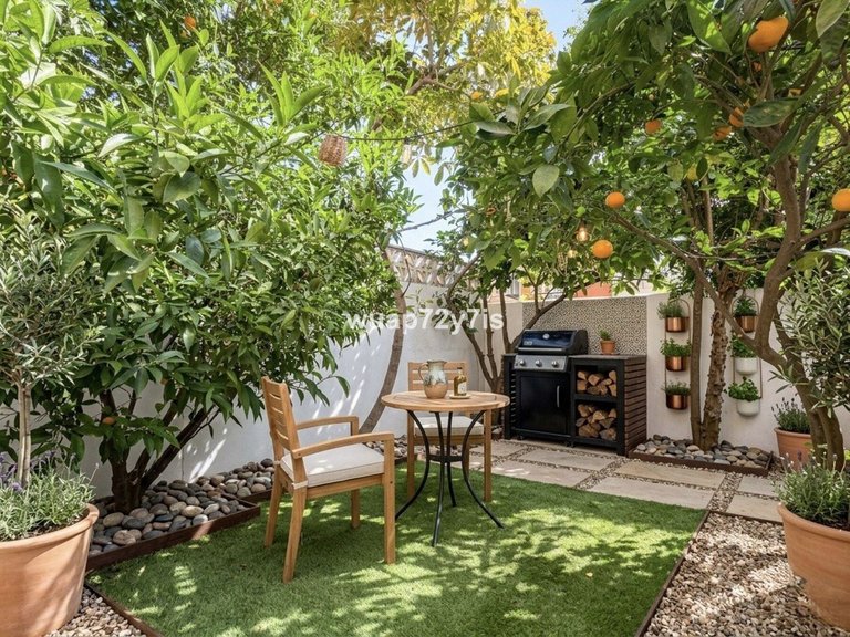 Villa for Sale in San Pedro De Alcántara, Malaga 1