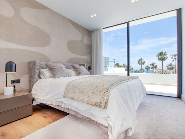 Villa for Sale in Estepona, Malaga 11