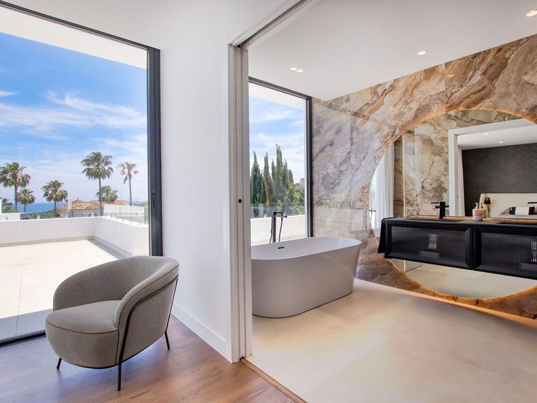 Villa for Sale in Estepona, Malaga 12