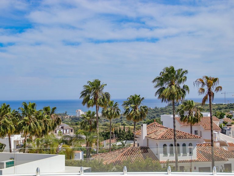 Villa for Sale in Estepona, Malaga 2