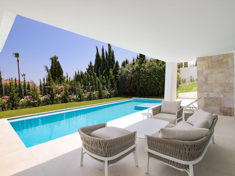 Villa for Sale in Estepona, Malaga 26