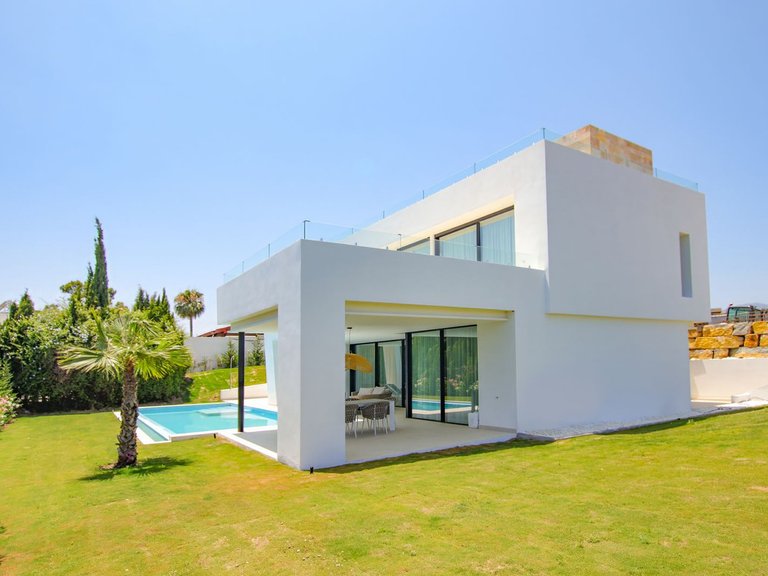Villa for Sale in Estepona, Malaga 28