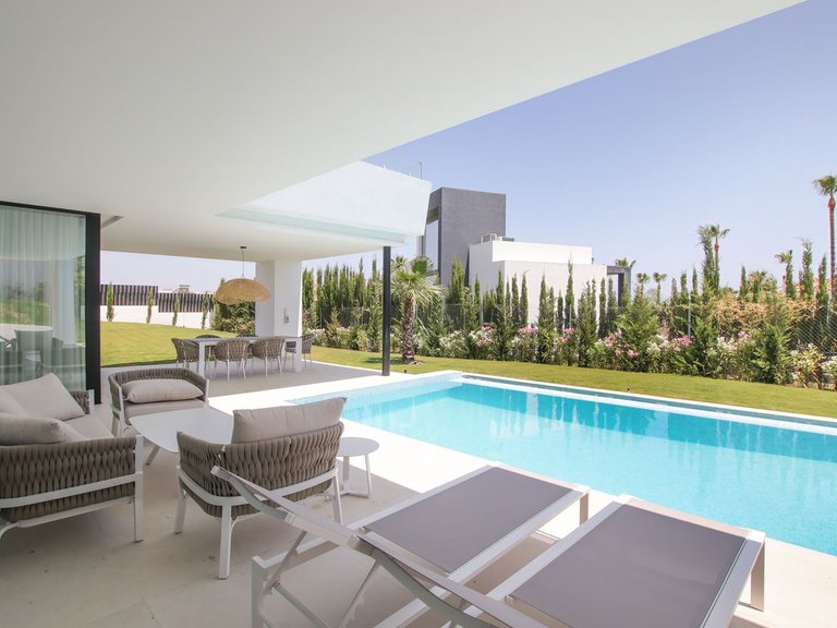 Villa for Sale in Estepona, Malaga 3