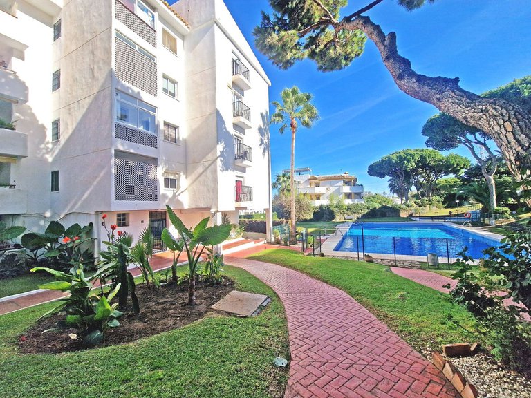 Apartment for Sale in Calahonda, Malaga 1