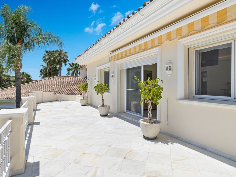 Villa for Sale in Marbella, Malaga 26
