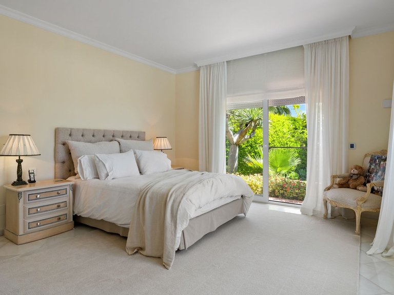 Villa for Sale in Marbella, Malaga 43