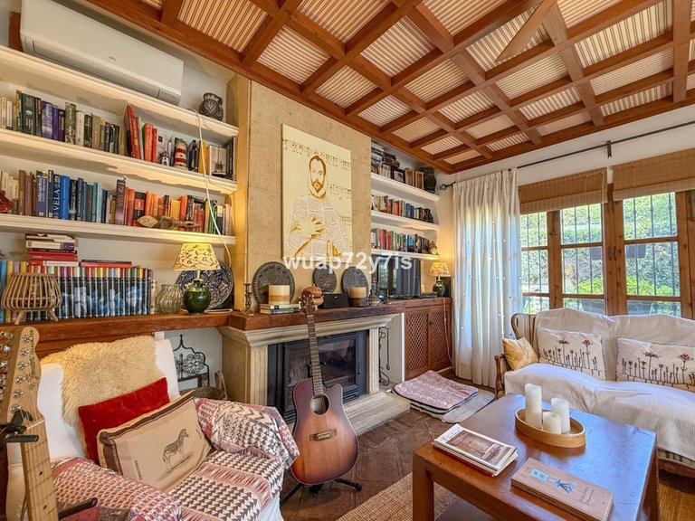 Villa for Sale in Nagüeles, Malaga 12