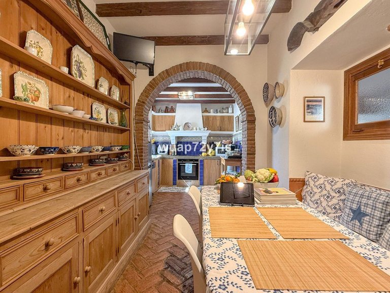 Villa for Sale in Nagüeles, Malaga 17