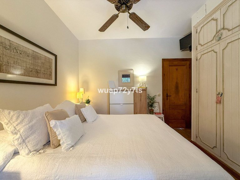 Villa for Sale in Nagüeles, Malaga 24