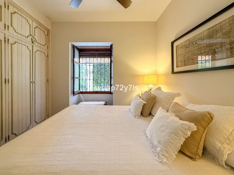 Villa for Sale in Nagüeles, Malaga 25