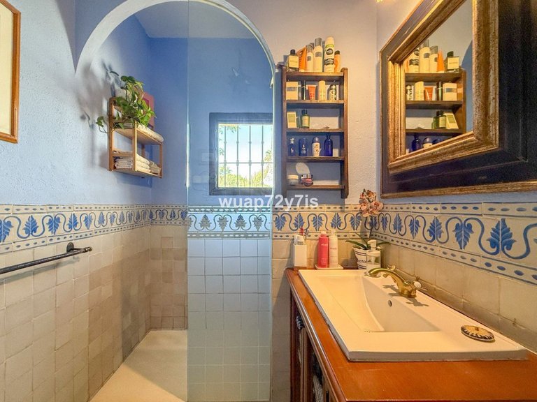 Villa for Sale in Nagüeles, Malaga 26