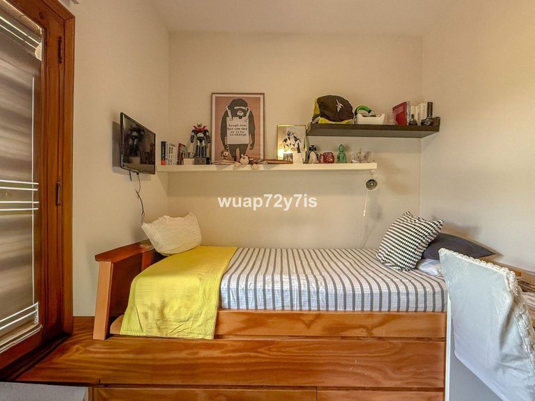 Villa for Sale in Nagüeles, Malaga 28