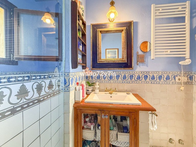 Villa for Sale in Nagüeles, Malaga 29