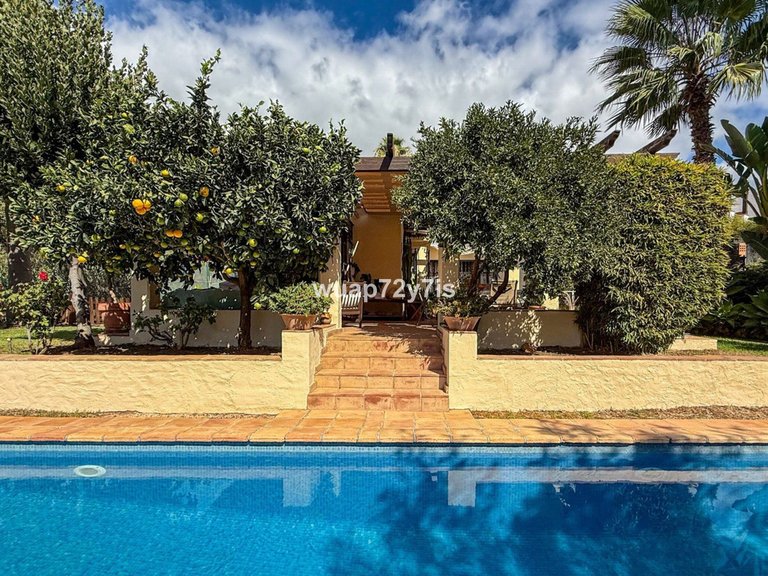 Villa for Sale in Nagüeles, Malaga 32