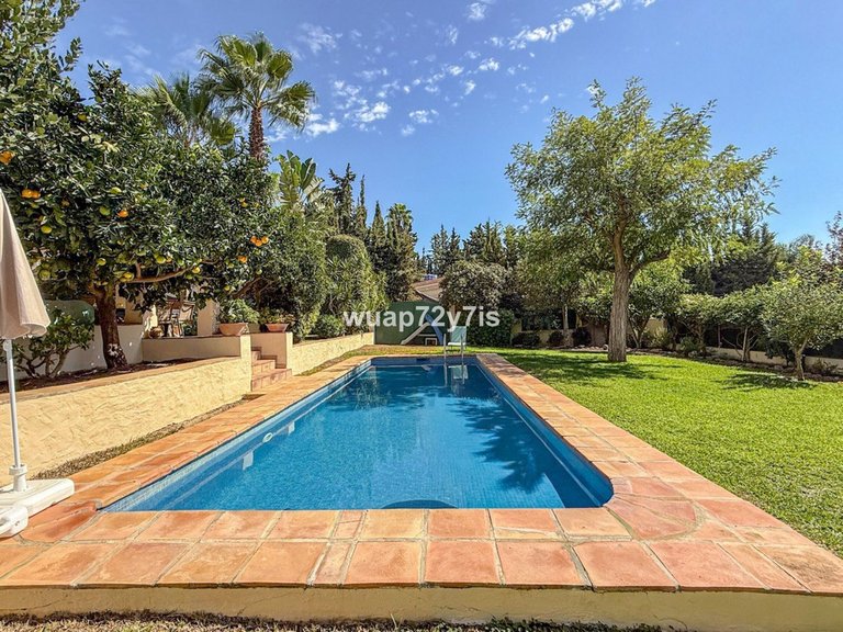 Villa for Sale in Nagüeles, Malaga 34